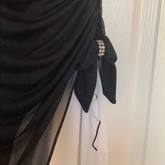 Black and white dress - Picture 2 of 4